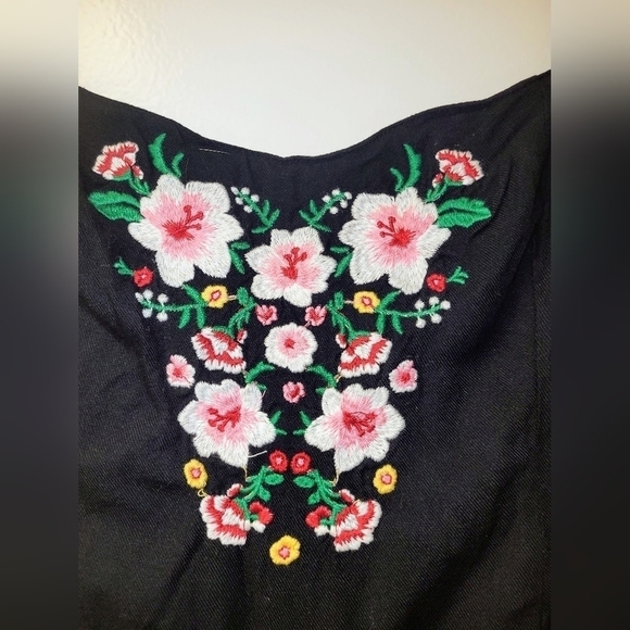 Hollister Floral Embroidered Black Jumpsuit Open Tie Back Elastic Waist Size S - Picture 5 of 14